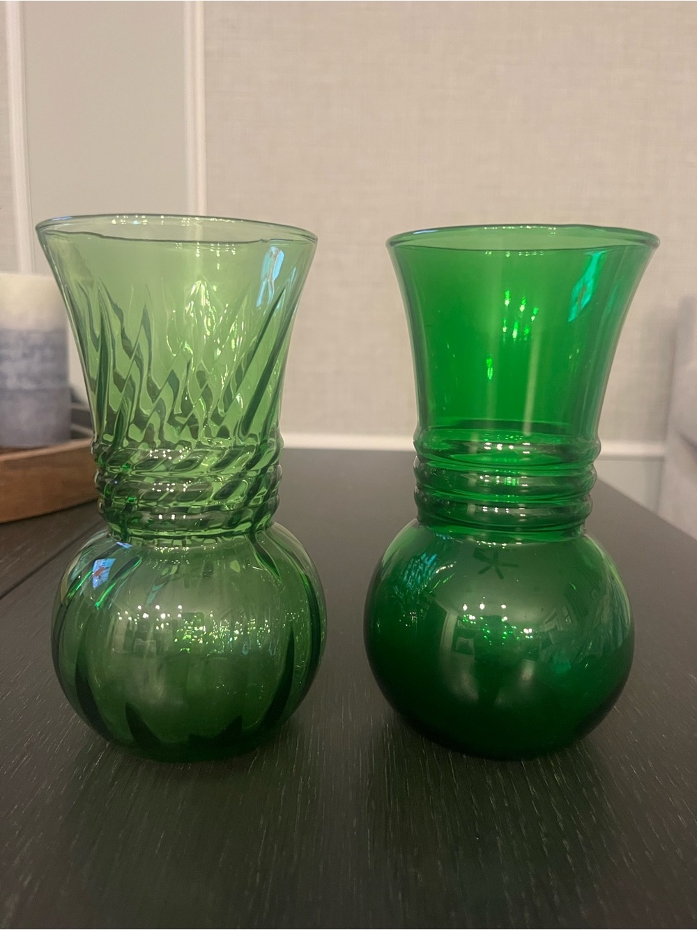 Set of 2 Vintage Anchor Hocking Glass Vases 6.5” Forest Green and Swirl